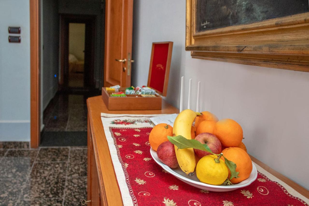 Le Stanze Del Vicere Boutique Hotel Napoli Ngoại thất bức ảnh