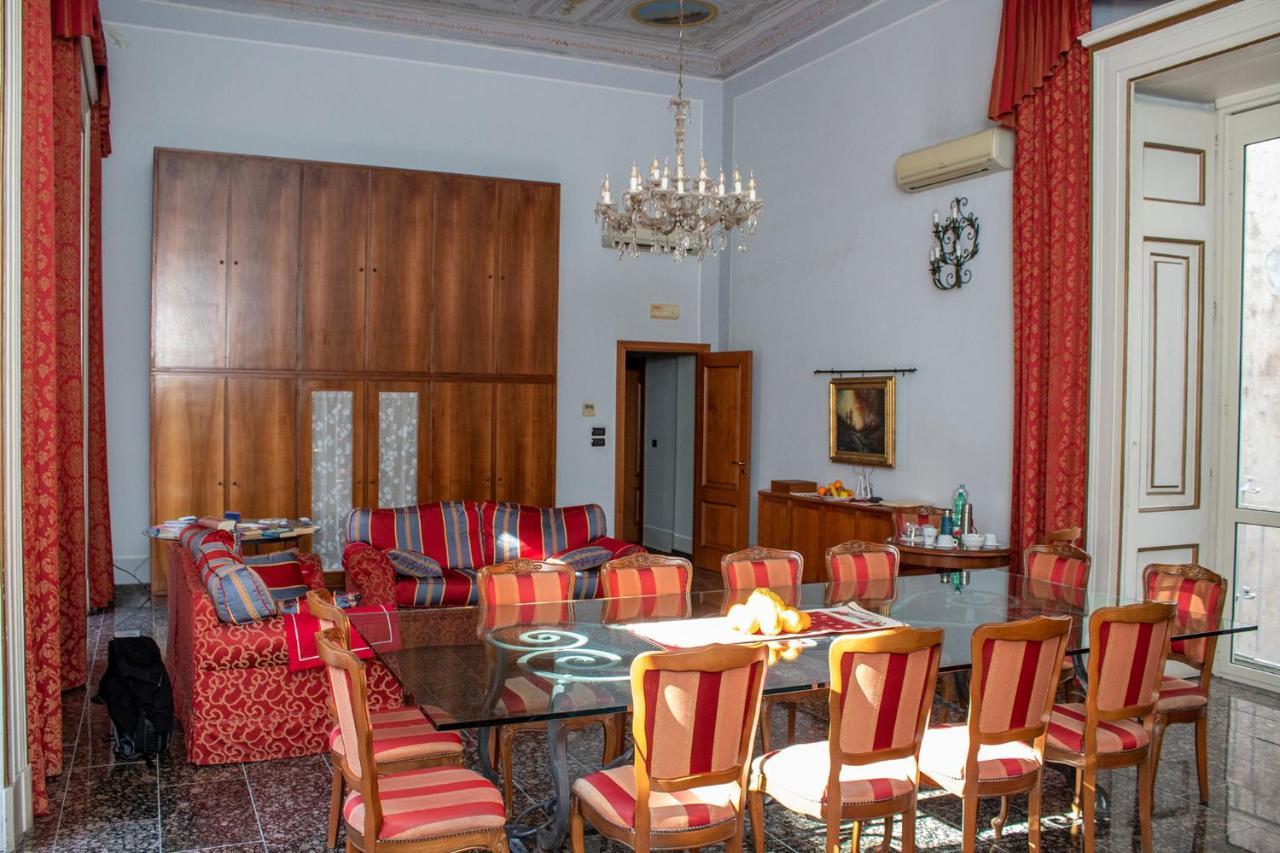 Le Stanze Del Vicere Boutique Hotel Napoli Ngoại thất bức ảnh