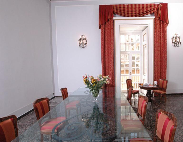 Le Stanze Del Vicere Boutique Hotel Napoli Ngoại thất bức ảnh